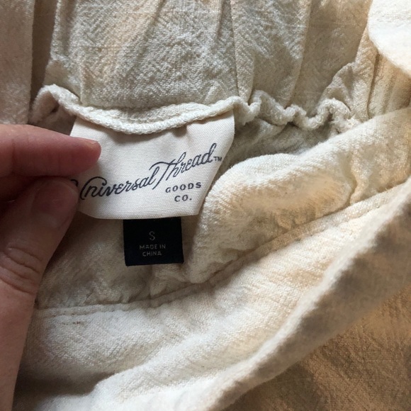 Universal Threads Thick Strap Tank with buttons - Picture 4 of 5